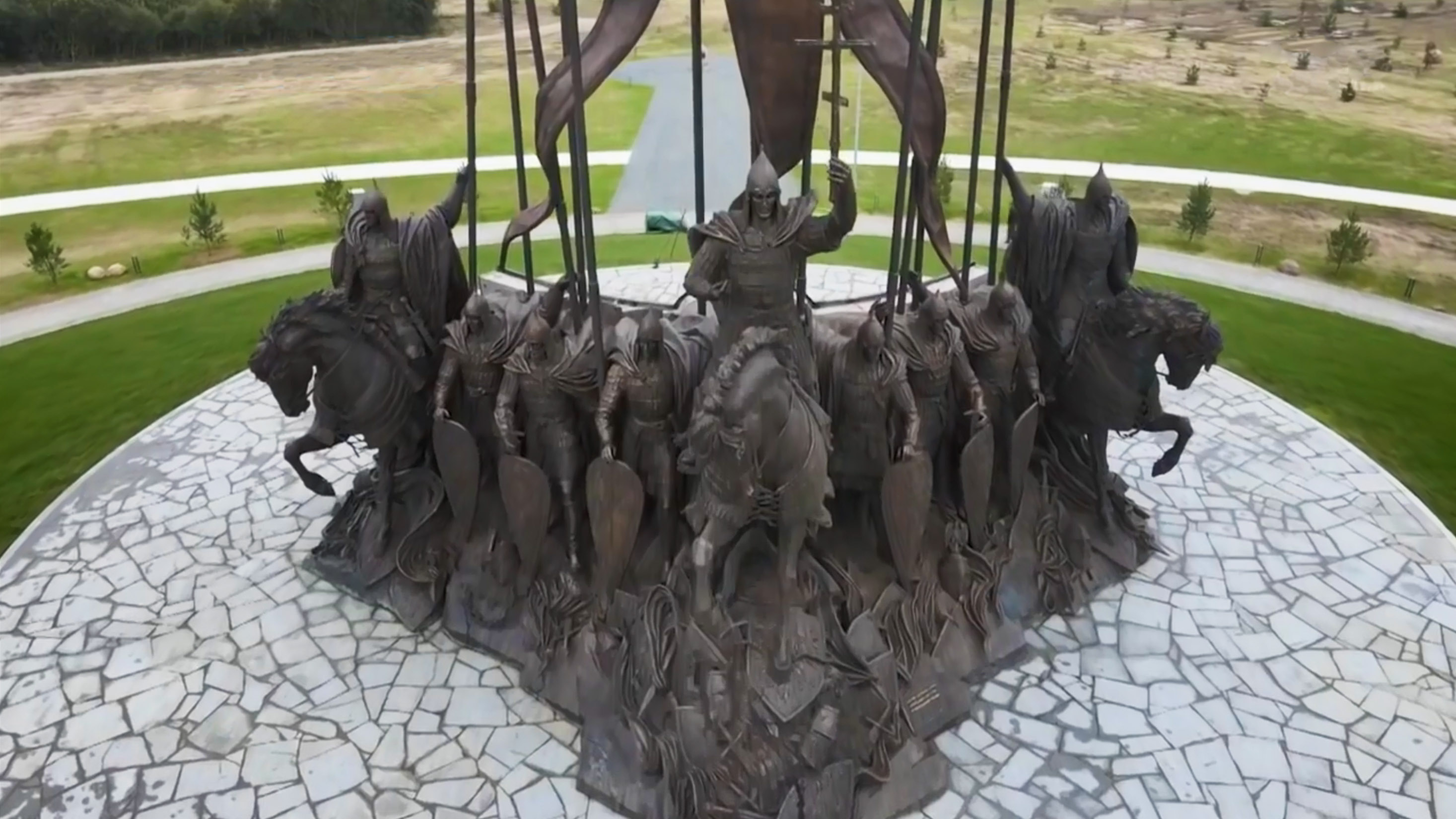 Памятник Александру Невскому на берегу Чудского озера